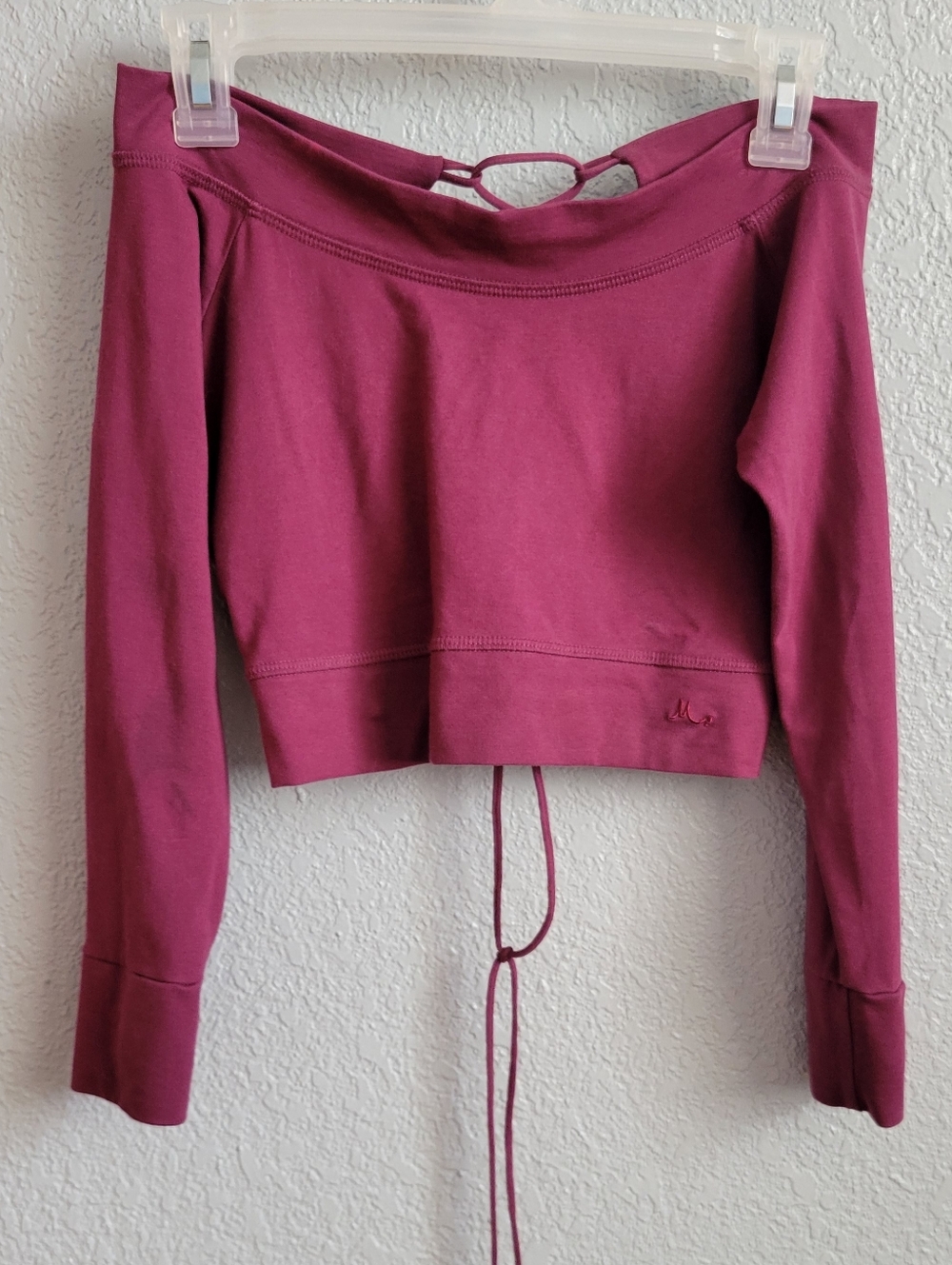 Mika Yoga Wear Off The Shoulder Top in Berry Pink